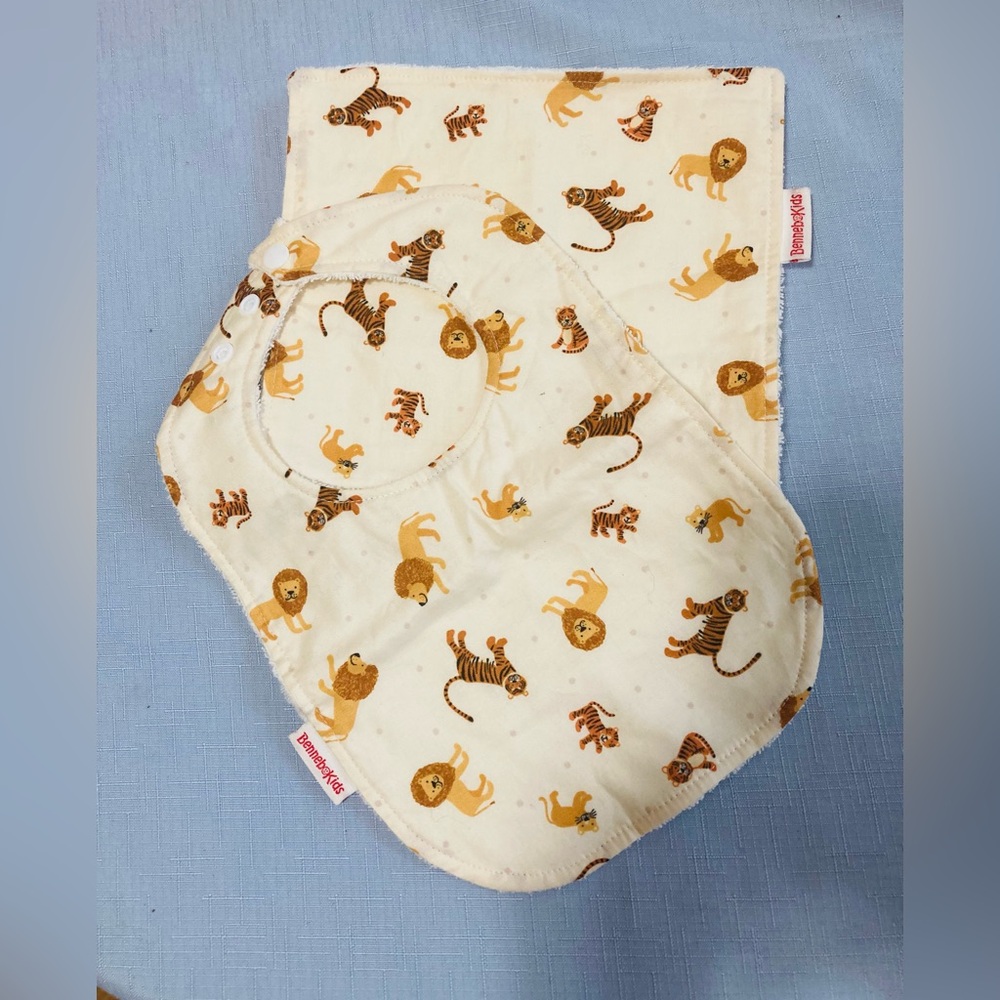 Bebbebokids 100% Cotton Handmade Lion Bib & Burpcloth Baby NWOT